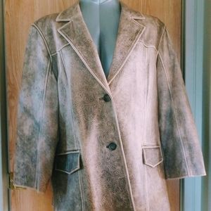 EUC Q.U.E Women's Lambskin Distressed Pattern Supe
